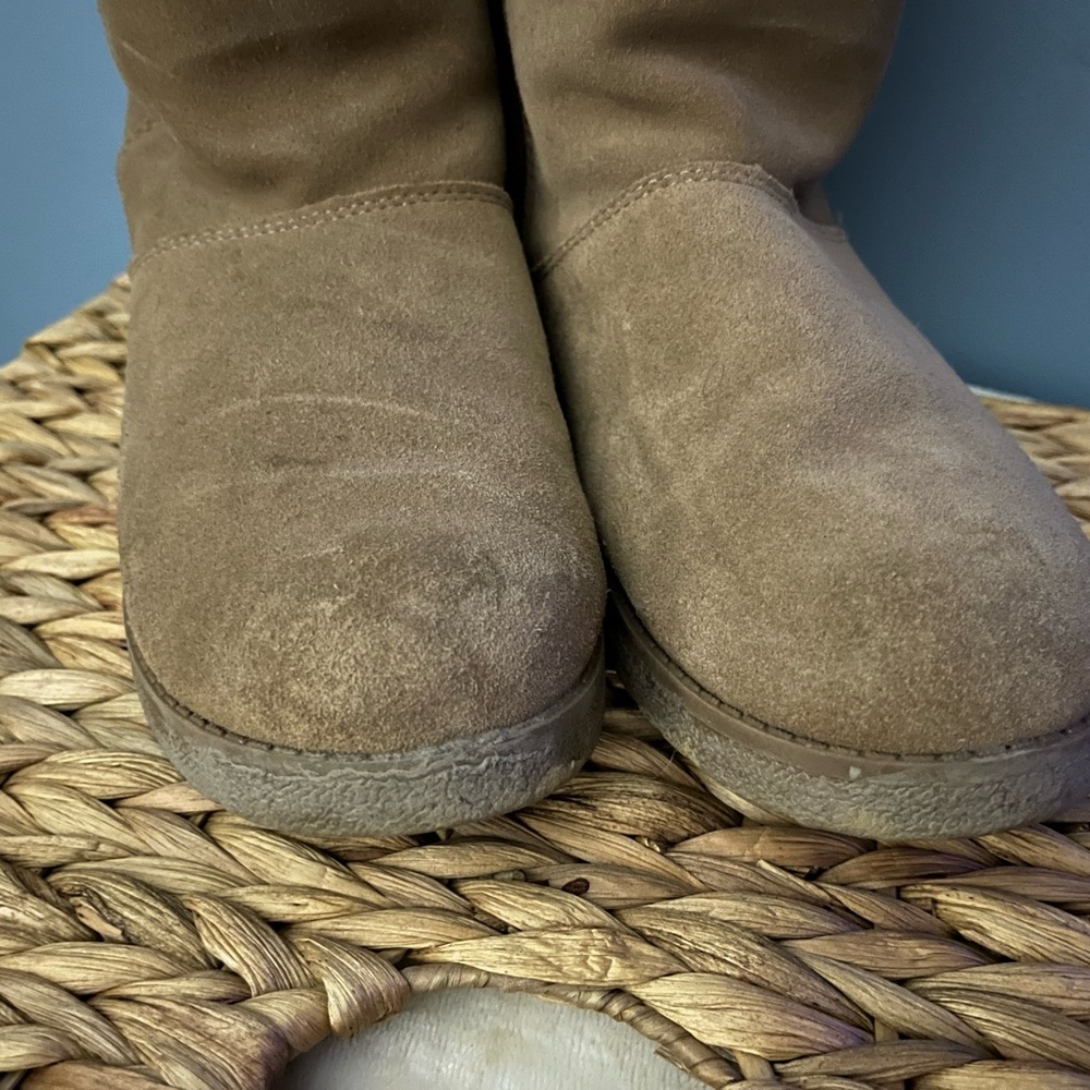 Tan Fleece Lined Boots Size 8 - Picture 3 of 7